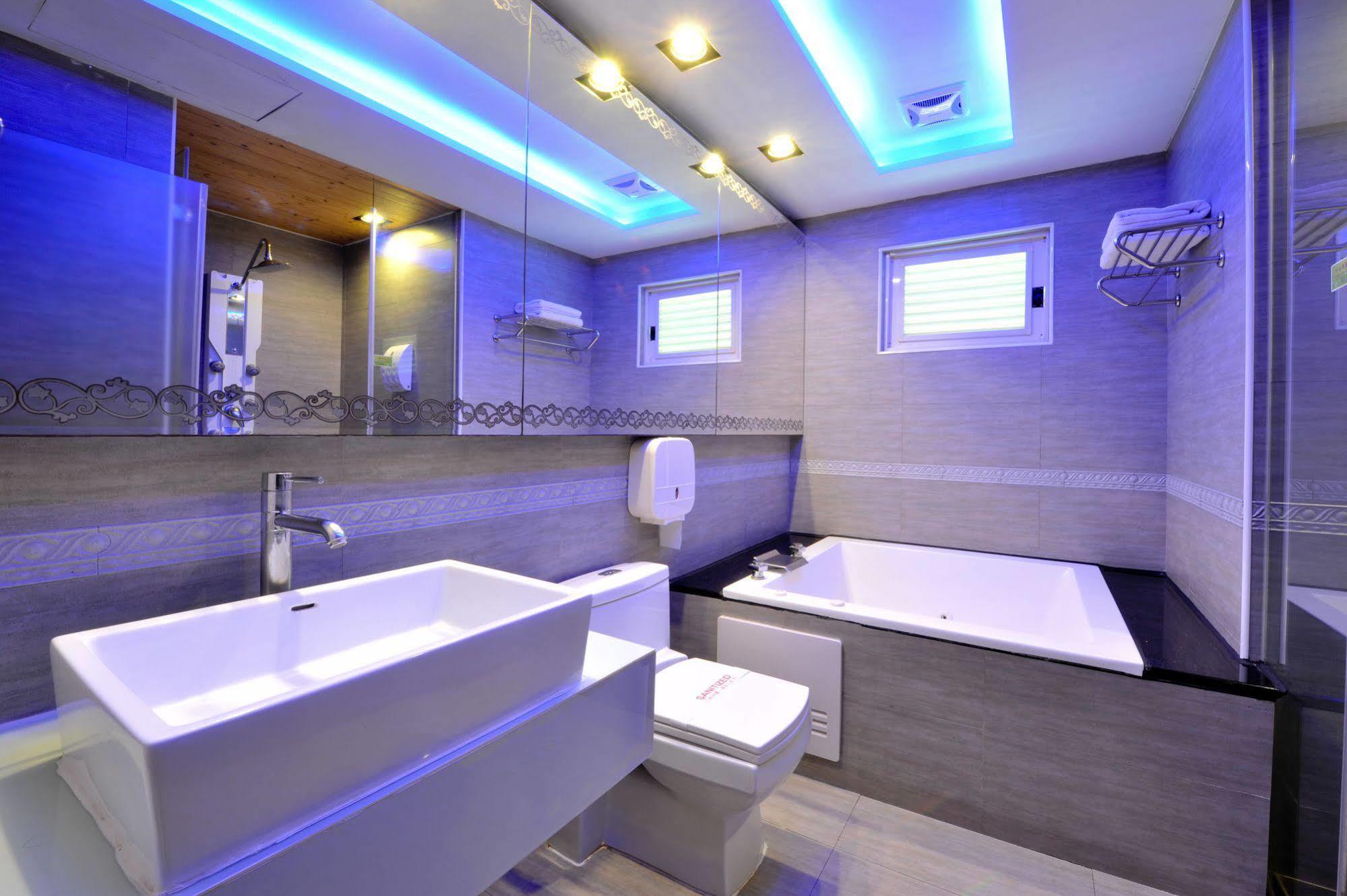 Zj Motel Хсинчу Сити Екстериор снимка